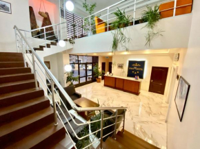 Vayk Hotel
